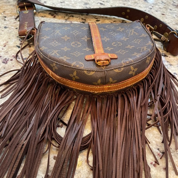 Vintage Louis Vuitton Crossbody - Picture 2 of 8